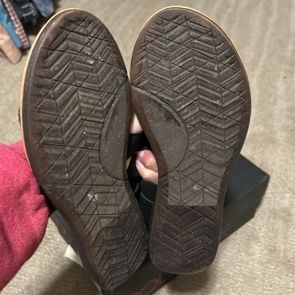 Sandals, like new worn one time. - Picture 3 of 4